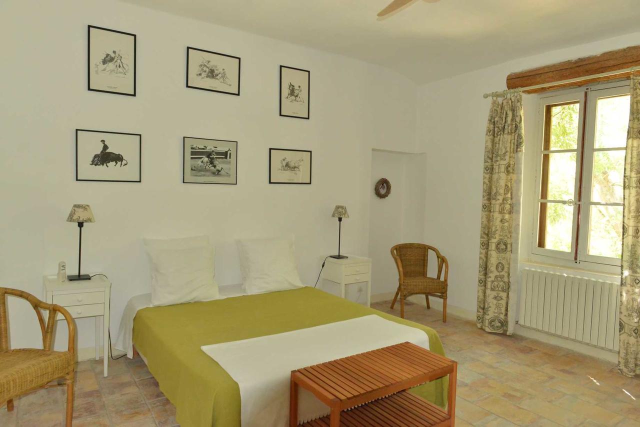 Apartamento Mas Du Notaire Gallician Exterior foto