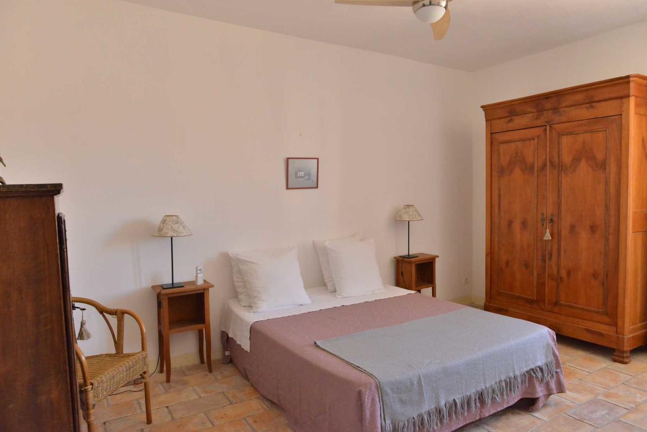 Apartamento Mas Du Notaire Gallician Exterior foto